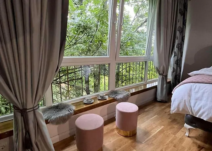 Central Botanic Apartment
